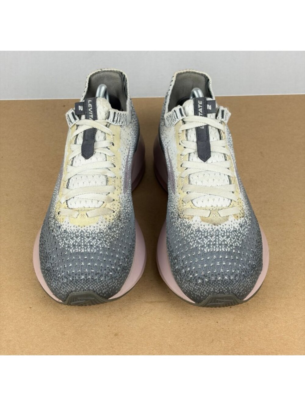 Brooks Levitate 2 Athletic Running Shoes Womens 8 Gray Lilac Breathable Low Top - Picture 2 of 10
